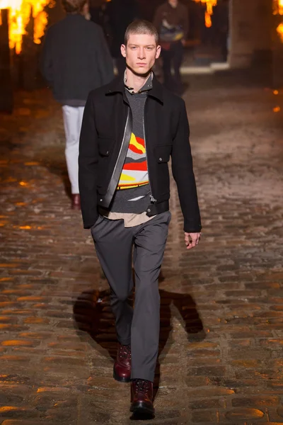 Look 9